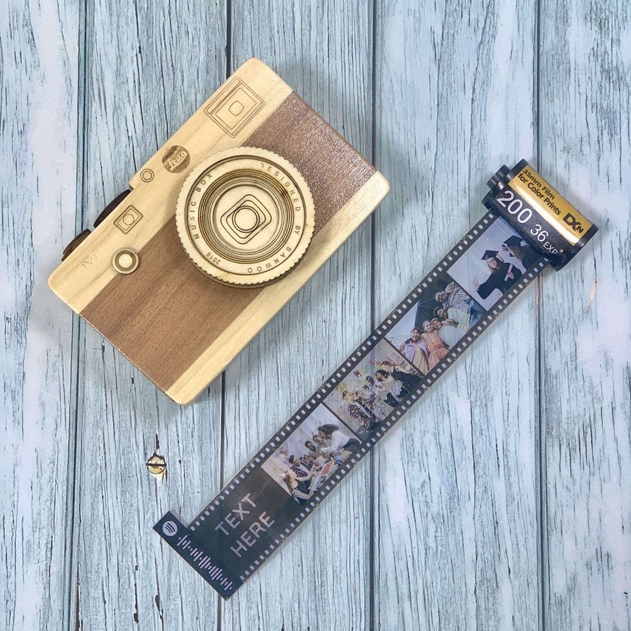 Personalized Customized Memory Retro Camera Film HD Photo Album Film Roll Keychain Spotify Voice Message Creative Birthday Valentine Christmas Graduation Friend Anniversary Gift Souvenir Customized Handmade - uniqicon