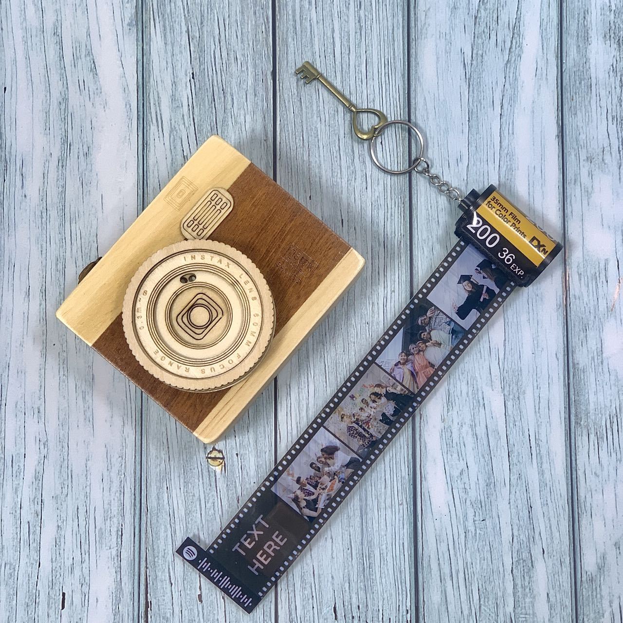 Personalized Customized Memory Retro Camera Film HD Photo Album Film Roll Keychain Spotify Voice Message Creative Birthday Valentine Christmas Graduation Friend Anniversary Gift Souvenir Customized Handmade - uniqicon