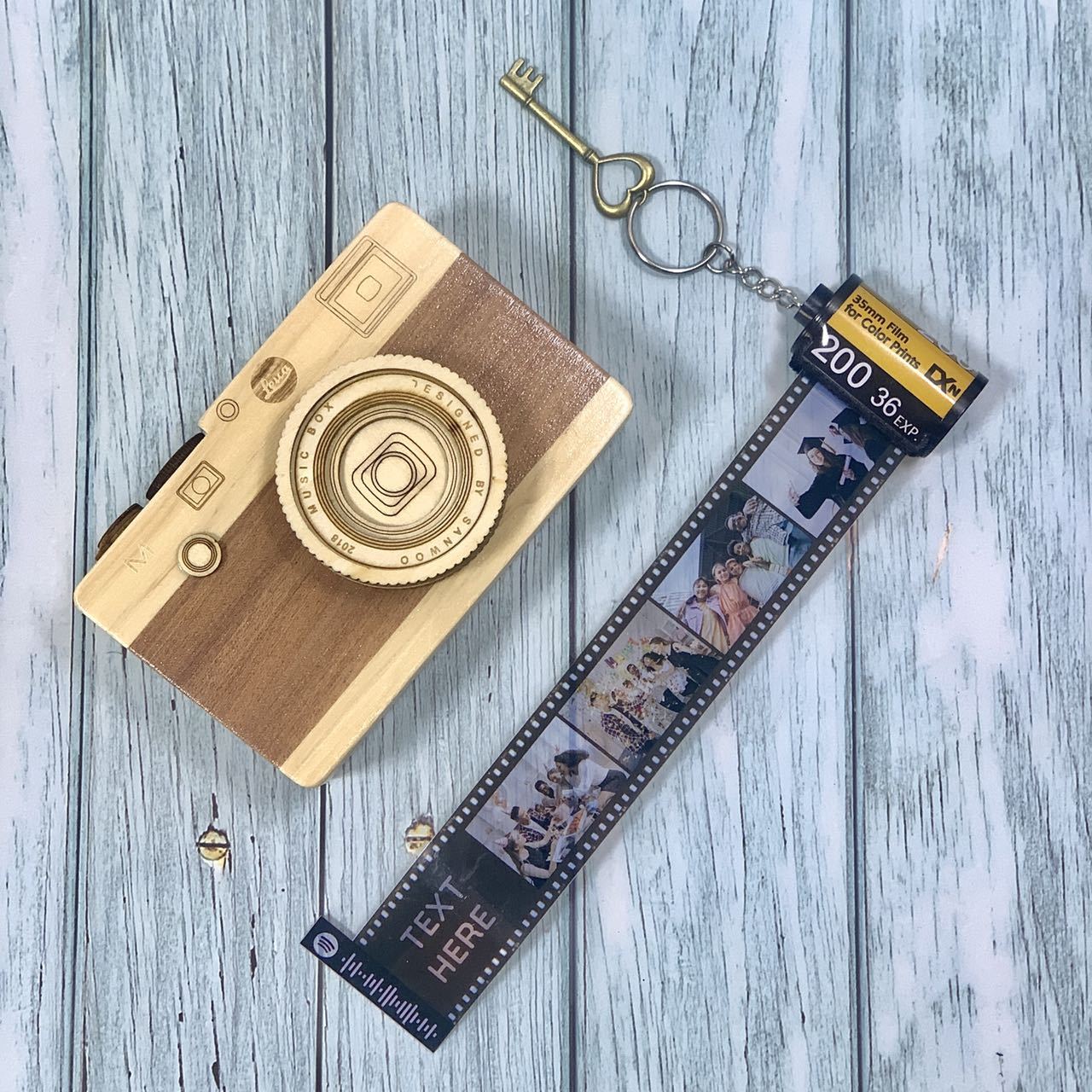 Personalized Customized Memory Retro Camera Film HD Photo Album Film Roll Keychain Spotify Voice Message Creative Birthday Valentine Christmas Graduation Friend Anniversary Gift Souvenir Customized Handmade - uniqicon
